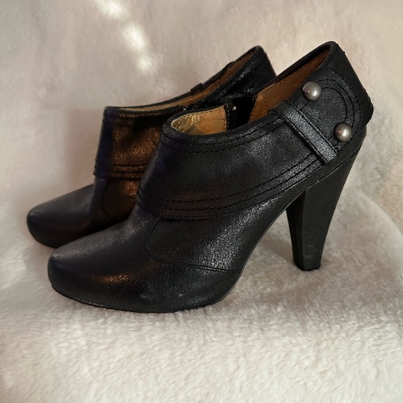 Seychelles Booties - Picture 1 of 7